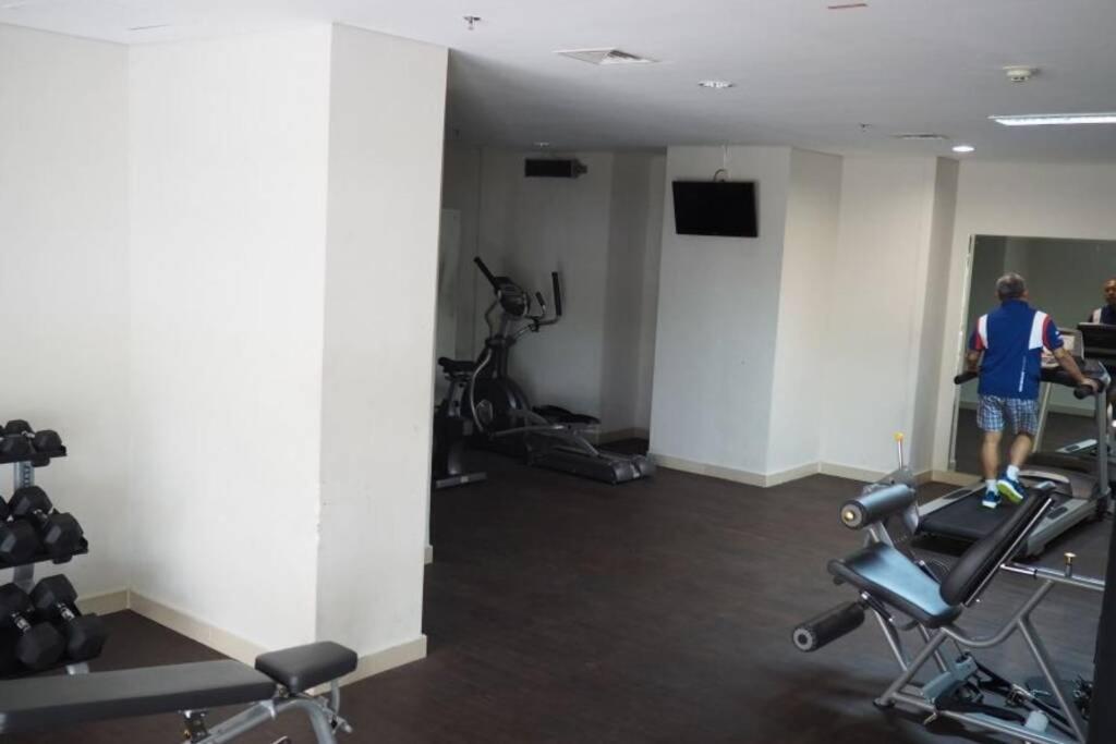 1 Bedroom Apartment Near Central Park Mall Джакарта Екстер'єр фото