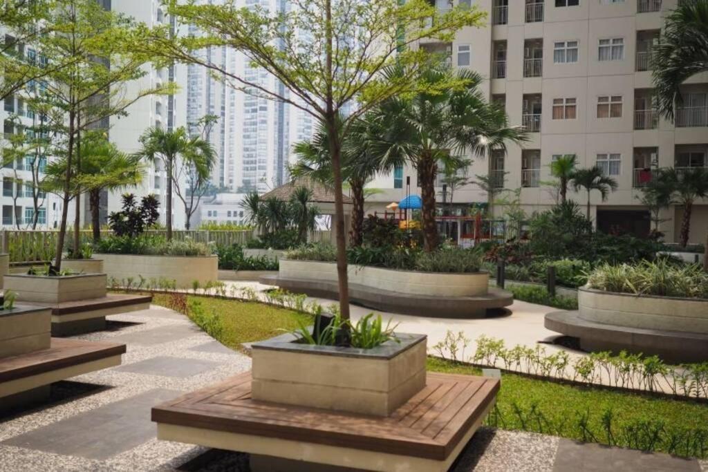 1 Bedroom Apartment Near Central Park Mall Джакарта Екстер'єр фото