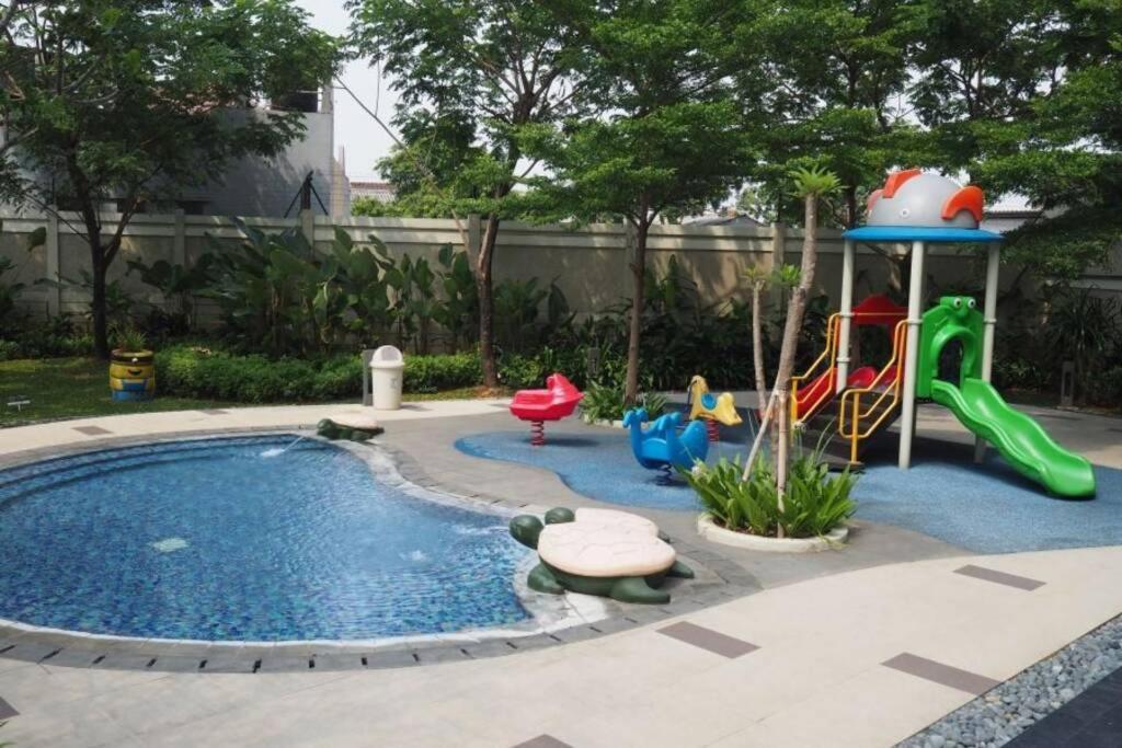 1 Bedroom Apartment Near Central Park Mall Джакарта Екстер'єр фото